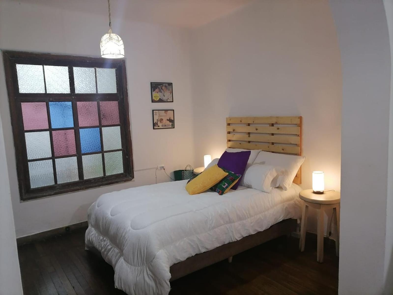 Habitación en casa particular Amplia Y Acogedora En *